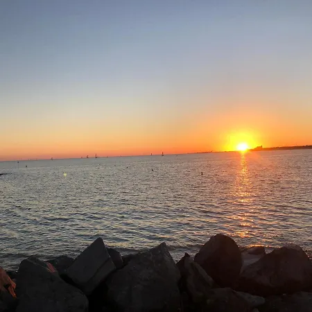 Nuit Insolite A Bord D'un Voilier Λα Ροσέλ