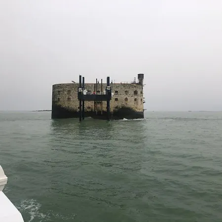 Nuit Insolite A Bord D'un Voilier Λα Ροσέλ