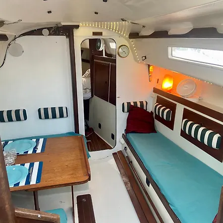 Πλωτό κατάλυμα Nuit Insolite A Bord D'un Voilier Λα Ροσέλ