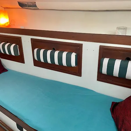 Πλωτό κατάλυμα Nuit Insolite A Bord D'un Voilier Λα Ροσέλ